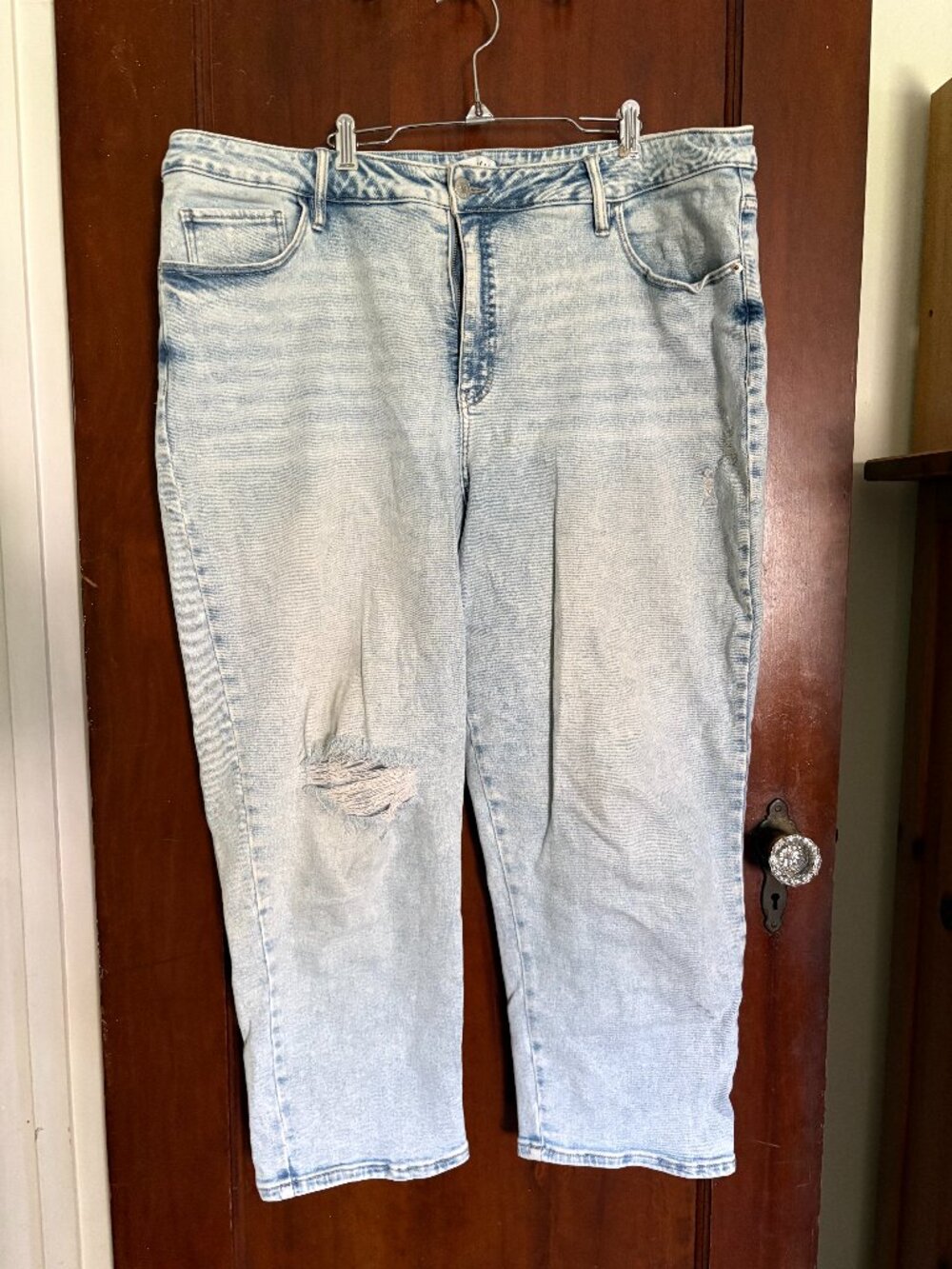 Distressed Ava & Viv Plus Size Jeans (Size 24)